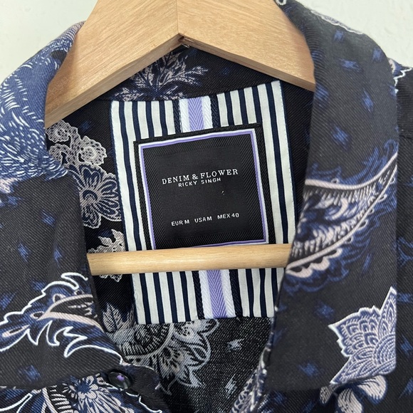 Denim&Flower Short-Sleeve Dress Shirt - Picture 2 of 4